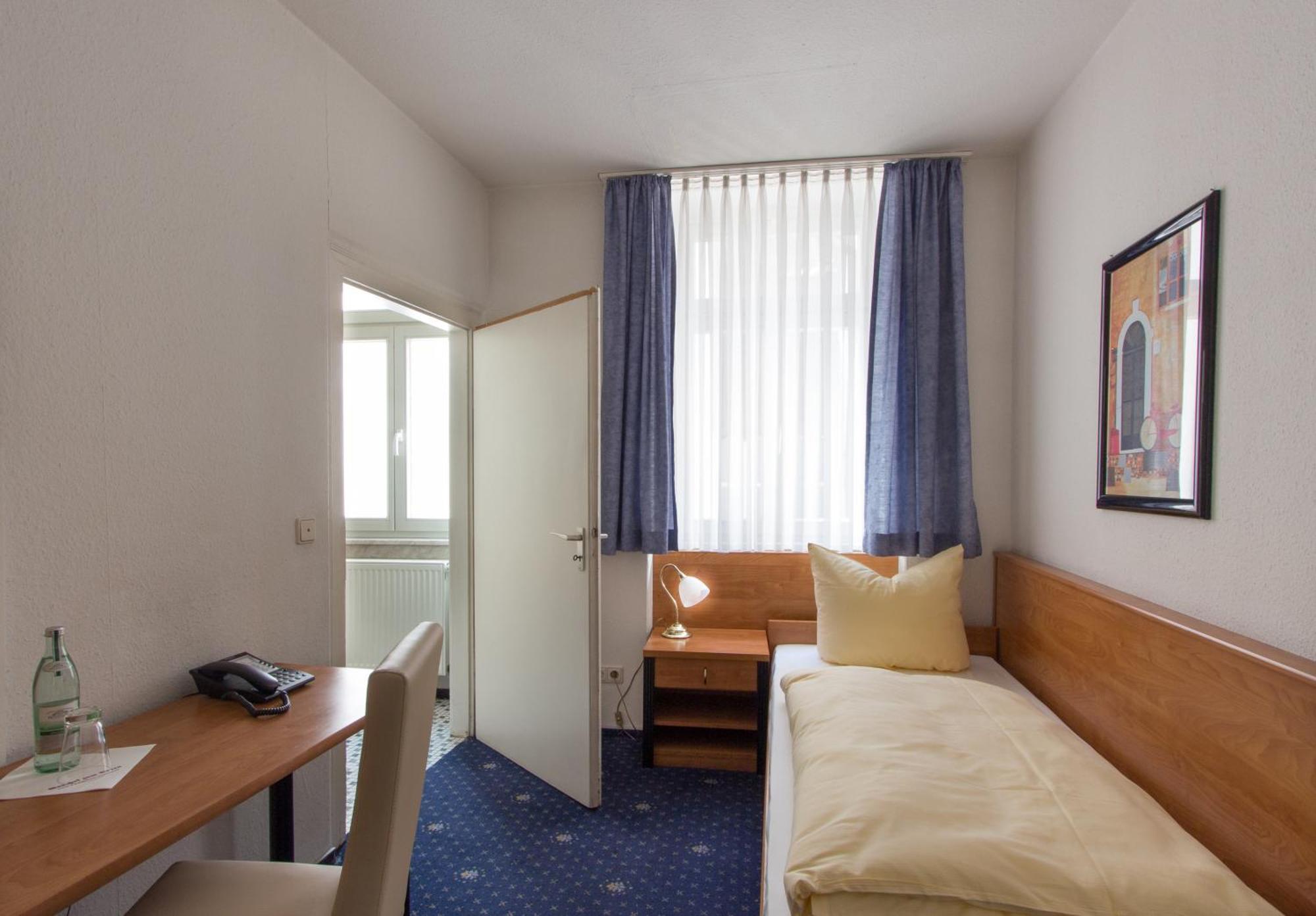 Gasthof Baren Hotel Ochsenfurt Bilik gambar